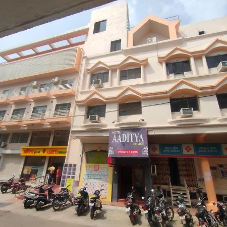 Hotel Aaditya Palace Bhusāwal Esterno foto